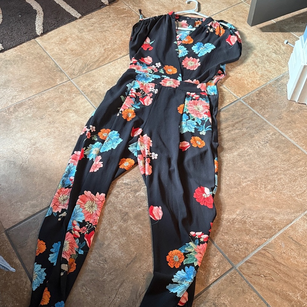 Zara Basic Floral Patterned Garment - image 3